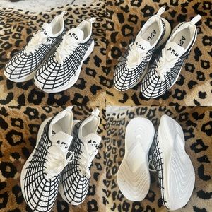 APL Zipline Running Shoes women’s 10 men’s 8